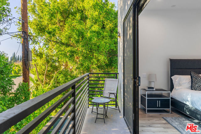 1903 S Bedford Street, Los Angeles CA: https://media.crmls.org/mediaz/725a5a22-9456-4361-b7f1-3976562d4576.jpg