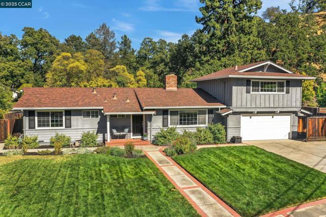 240 CASTLE GLEN ROAD, Walnut Creek CA: https://media.crmls.org/mediaz/725a6254-3551-461b-92a5-f902a439d9c6.jpg