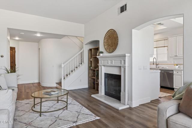 Detail Gallery Image 13 of 66 For 931 Corte Augusta, Camarillo,  CA 93010 - 3 Beds | 2/1 Baths