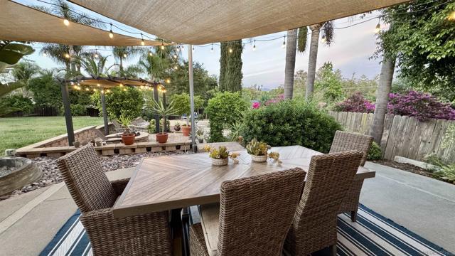 1654 Palomino Ln, Escondido CA: https://media.crmls.org/mediaz/725d1003-aa4d-4f00-9133-7ce6afb39fc8.jpg