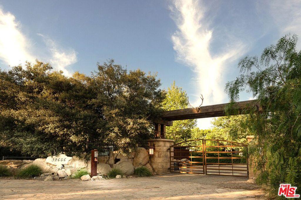 32656 Agua Dulce Canyon Road