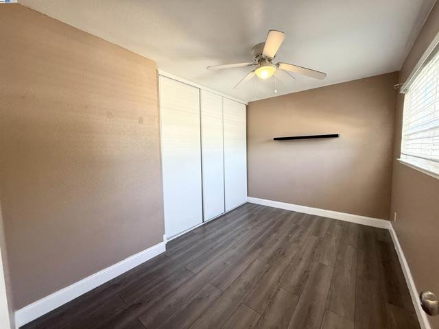 989 Palm Cir, Tracy CA: https://media.crmls.org/mediaz/725d6af3-826c-4587-a893-26ba7d124a2a.jpg