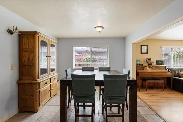 1052 San Simeon Drive, Salinas CA: https://media.crmls.org/mediaz/725d77ae-3c6a-4f0f-b935-f8c273f1c434.jpg
