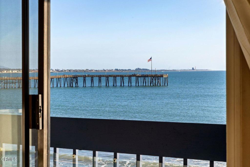 https://media.crmls.org/mediaz/725e2f0a-2878-4dca-a289-eee232e343eb.jpg?preset=X-Large