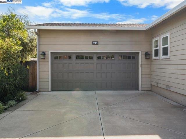 741 N N St, Livermore CA: https://media.crmls.org/mediaz/725f11ed-3624-4ce9-993e-3eb114093ef1.jpg