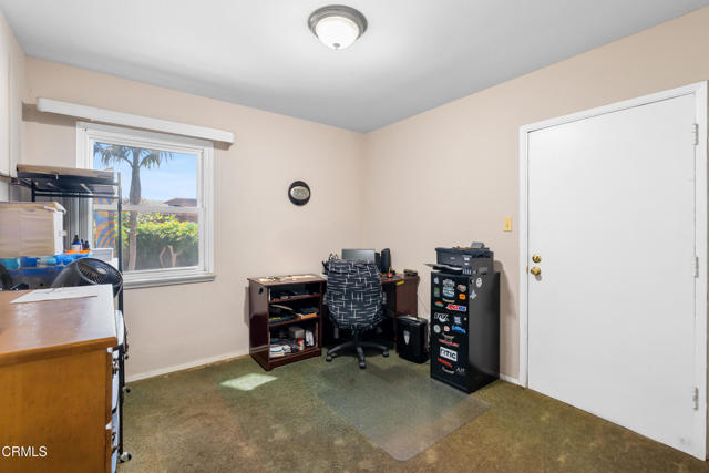 431 Eva Street, Ventura CA: https://media.crmls.org/mediaz/725f5fd0-f23d-49f9-a327-978d3d02788e.jpg