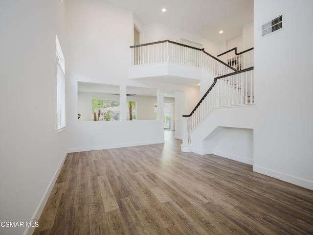 3185 Clarita Court, Thousand Oaks CA: https://media.crmls.org/mediaz/7261488a-84f0-4cea-b06d-c58297806f82.jpg