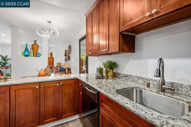 2742 Oak Rd, Walnut Creek CA: https://media.crmls.org/mediaz/72619b70-5404-42ca-9463-ceb634dbb601.jpg