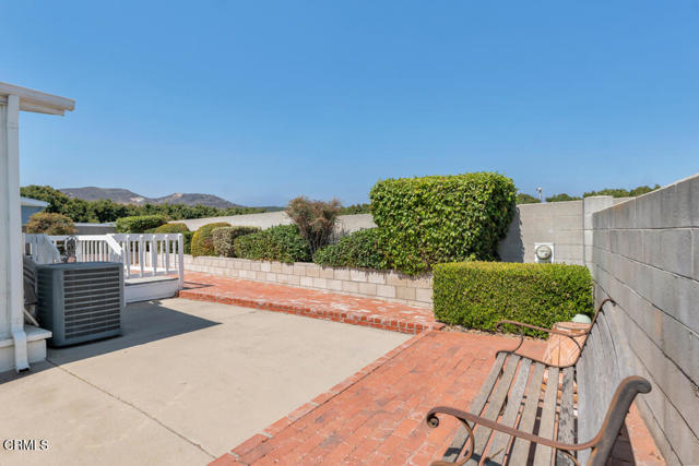 975 W Telegraph Road, Santa Paula CA: https://media.crmls.org/mediaz/72621794-b2e9-4782-9a4e-9f7cc753d9b1.jpg