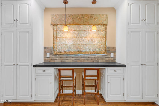 110 Glen Summer Road, Pasadena CA: https://media.crmls.org/mediaz/72623a35-ed0a-4d6c-9b0b-0de8b37f44d7.jpg