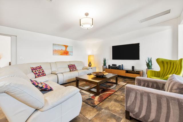 1223 E San Lorenzo Road, Palm Springs CA: https://media.crmls.org/mediaz/72647d44-a206-4427-889d-fdb34da57c88.jpg