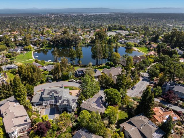 992 Lakeview Way, Redwood City CA: https://media.crmls.org/mediaz/7264cf66-e5ee-4235-ba54-832442a58749.jpg