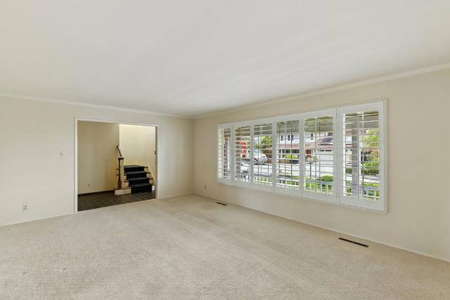1675 Escalante Way, Burlingame CA: https://media.crmls.org/mediaz/7264dfb7-0fdf-4ffe-80e0-7ad5f8604a80.jpg