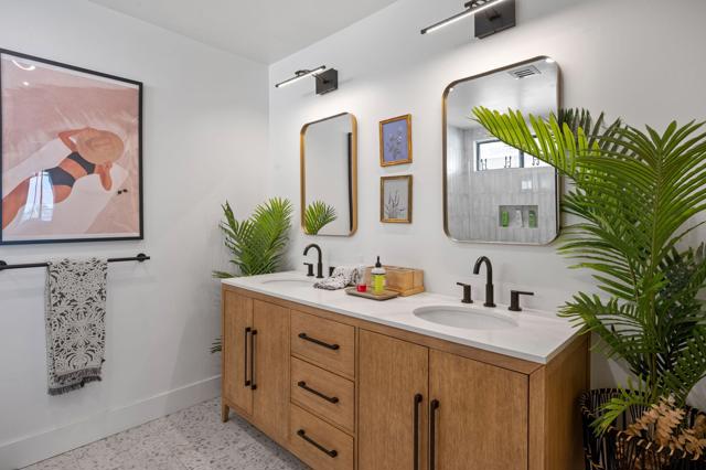 51605 Avenida Carranza, La Quinta CA: https://media.crmls.org/mediaz/7264f4e8-02fd-46e5-ad2a-9d8e549ede65.jpg
