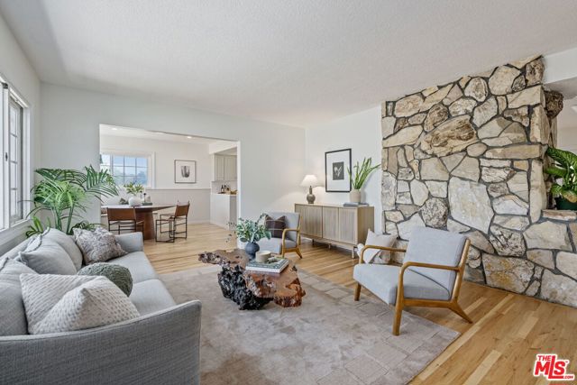 3228 Sagamore Way, Los Angeles CA: https://media.crmls.org/mediaz/7265c533-0bea-4f1e-82d6-d8a0e2e57dd3.jpg