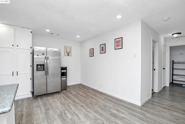 185 Evening Star Ct, Milpitas CA: https://media.crmls.org/mediaz/726749d8-fcc1-44b0-b7c3-2c43e41a5930.jpg