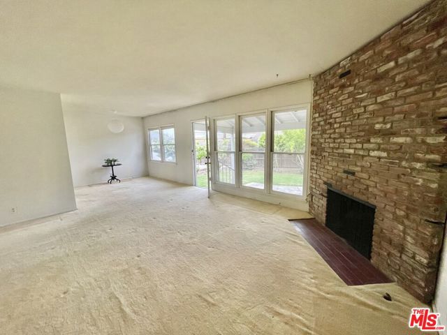 11616 Francis Place, Los Angeles CA: https://media.crmls.org/mediaz/726757f8-a68e-4484-8fa8-42ac92f65dfe.jpg