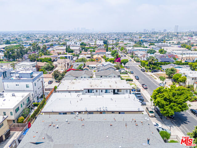 4546 W 17th Street, Los Angeles CA: https://media.crmls.org/mediaz/72680e98-03b6-4280-b7fc-5b3e23a9107a.jpg