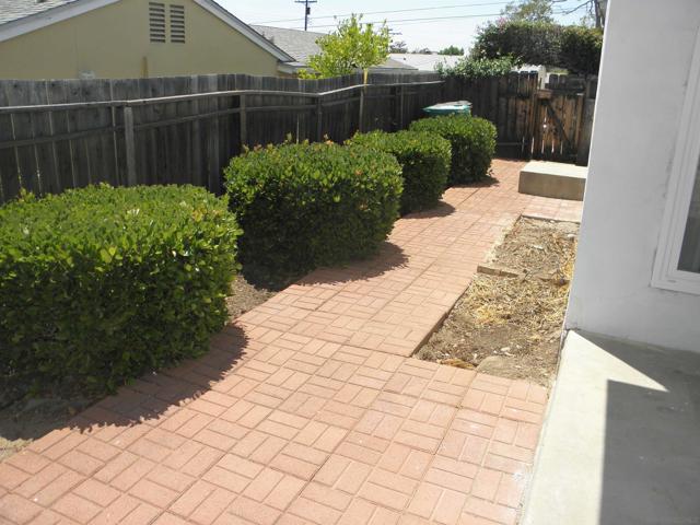 6707 Mineral Dr, San Diego CA: https://media.crmls.org/mediaz/7268bd90-1097-4834-9f53-43eb0229488e.jpg