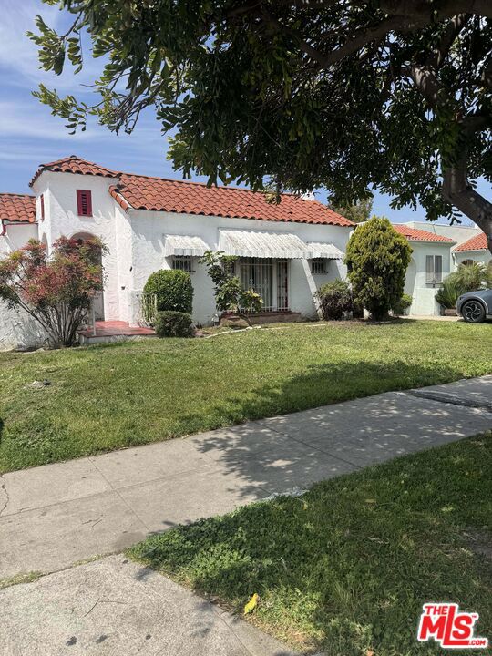 3039 S Norton Avenue