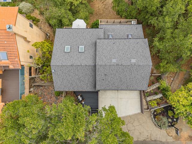 1106 Besito Ave, Berkeley CA: https://media.crmls.org/mediaz/7269d776-e64a-4df8-8726-8d5338e39af5.jpg