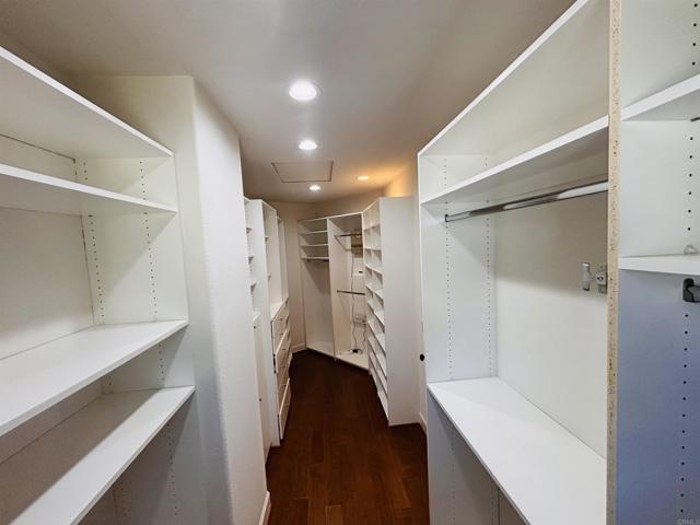 Detail Gallery Image 40 of 58 For 11596 Parkhurst Square, San Diego,  CA 92130 - 6 Beds | 6/1 Baths