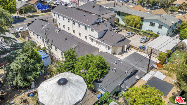 560 N Virgil Avenue, Los Angeles CA: https://media.crmls.org/mediaz/726aa890-e0f0-4b41-9d75-0f9786372007.jpg