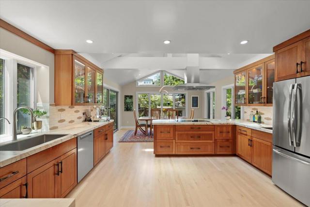 734 Oregon Avenue, San Mateo CA: https://media.crmls.org/mediaz/726ad557-03e6-4d1e-9cdc-472545742042.jpg