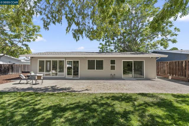 3249 Claudia Dr, Concord CA: https://media.crmls.org/mediaz/726b9543-b30c-47d4-b968-f493e0ed6589.jpg