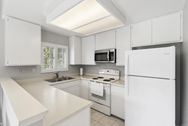 Detail Gallery Image 14 of 33 For 11325 Avenida De Los Lobos Unit D, San Diego,  CA 92127 - 1 Beds | 1 Baths