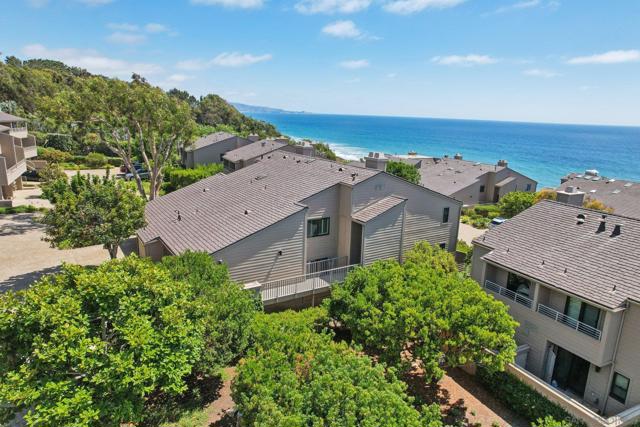 119 Spinnaker Ct, Del Mar CA: https://media.crmls.org/mediaz/726ead69-c589-4fde-b472-23728c8d1868.jpg
