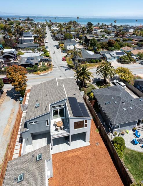 355 30th Avenue, Santa Cruz CA: https://media.crmls.org/mediaz/726ec9dd-61d9-4c57-953f-7606cf3ae9ba.jpg