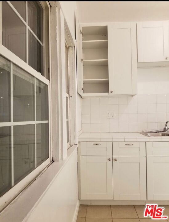 6640 Leland Way, Los Angeles CA: https://media.crmls.org/mediaz/726f9e1b-f818-41e6-a670-f3c051540f4c.jpg