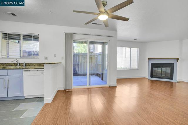 1440 Reganti Pl, Concord CA: https://media.crmls.org/mediaz/726fbc65-d50a-45df-b9a3-11c6dbe43ec5.jpg