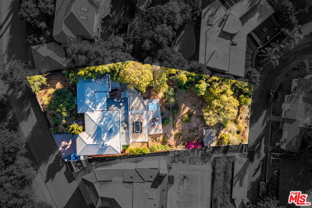 https://media.crmls.org/mediaz/727012d0-7a18-4f22-ab2c-b0c34ba24069.jpg?preset=X-Large
