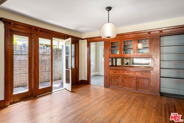 839 Milwood Avenue, Venice CA: https://media.crmls.org/mediaz/72704fcd-7f1a-44a2-9973-7381671a965b.jpg