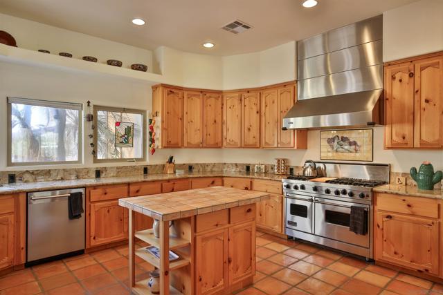 187 Verbena Dr, Borrego Springs CA: https://media.crmls.org/mediaz/72706a13-46f8-402b-ad37-5f920b835d2b.jpg