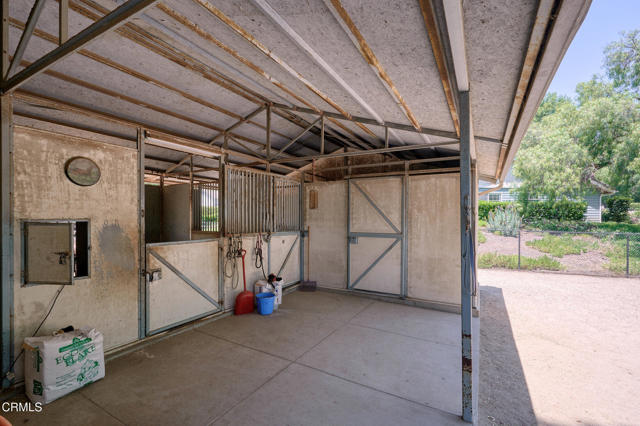 11616 E Las Posas Road, Camarillo CA: https://media.crmls.org/mediaz/72708c99-a665-4a2d-a395-ac49d2116a96.jpg