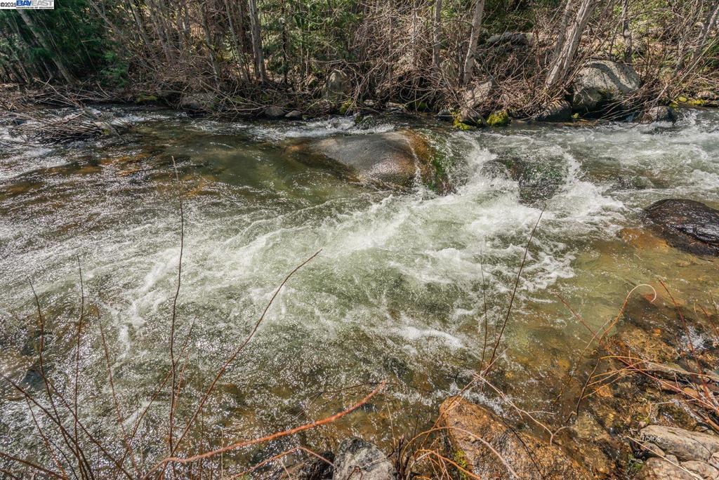 https://media.crmls.org/mediaz/7270a174-ef7b-4fbc-a6c0-8bc4918e481b.jpg?preset=X-Large