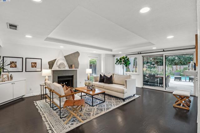 Image 15 of 59 For 7828 Foothill Knolls Dr
