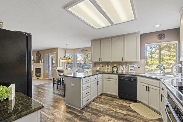 2230 Ventana Court, Hollister CA: https://media.crmls.org/mediaz/7270bd2c-a786-4ab7-a654-3514ee13e63a.jpg