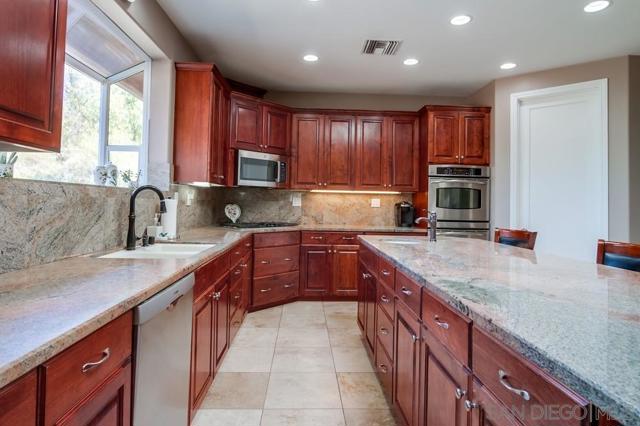 Image 14 of 44 For 16270 Pauma Valley Dr