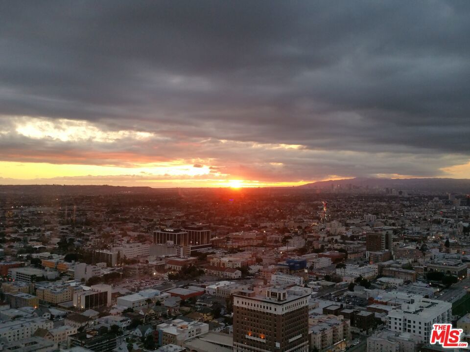 https://media.crmls.org/mediaz/72712342-bd17-4dbc-bcaf-2577e2020ba0.jpg?preset=X-Large