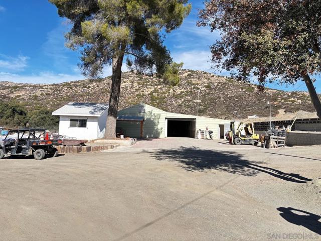 627 Emery Rd., Tecate CA: https://media.crmls.org/mediaz/72714171-9074-4aef-9ea3-44dd08f03a35.jpg