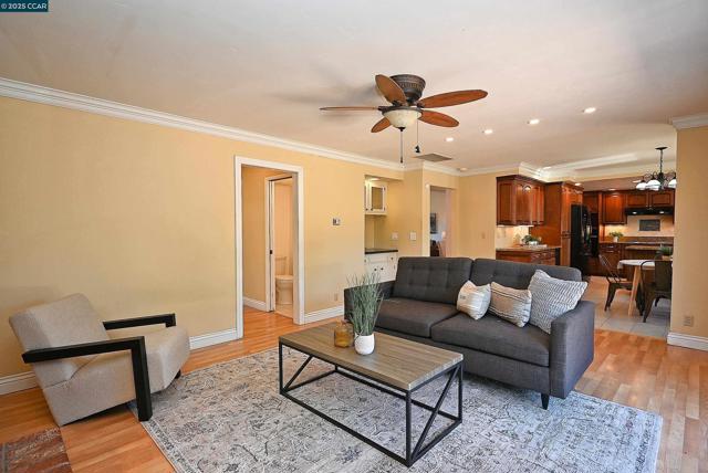 5091 Saint Celestine Ct, Concord CA: https://media.crmls.org/mediaz/727198b6-5ed2-487a-abd3-324cc6acde1d.jpg