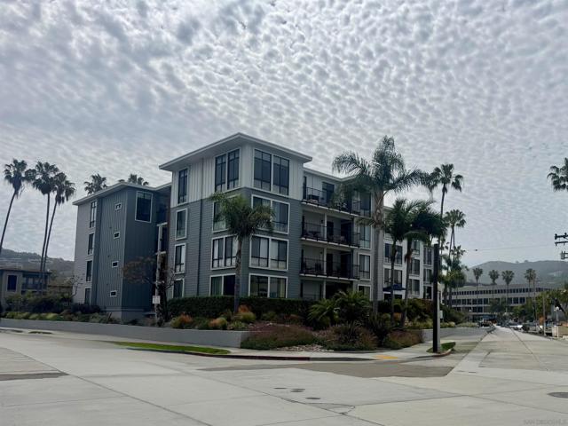 8110 El Paseo Grande, La Jolla CA: https://media.crmls.org/mediaz/7271c3a5-a2a3-4a68-8a78-9e7692307e51.jpg