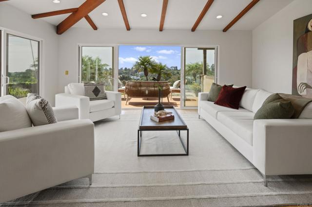 Detail Gallery Image 9 of 75 For 6301 Castejon Dr, La Jolla,  CA 92037 - 4 Beds | 3 Baths