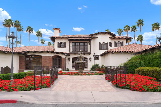 179 Las Lomas, Palm Desert CA: https://media.crmls.org/mediaz/72723746-f13f-4900-8cba-34515d404689.jpg