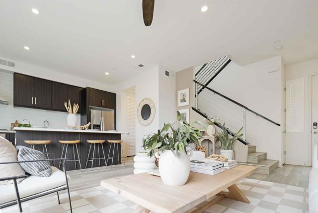 Detail Gallery Image 6 of 43 For 100 Evergreen Ave #3,  Imperial Beach,  CA 91932 - 2 Beds | 2/1 Baths
