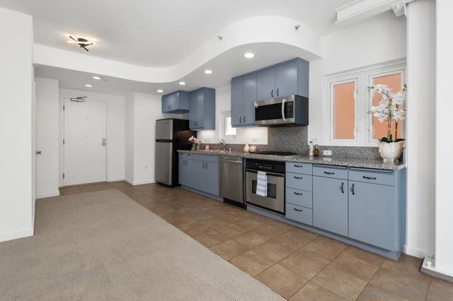 550 15Th St, San Diego CA: https://media.crmls.org/mediaz/7272982b-f60e-413b-bb31-2f54b81e8421.jpg